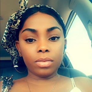 Meet your Posher, Valentina